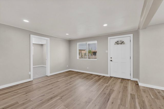 804 Prospect Avenue NW, Albuquerque, NM 87102