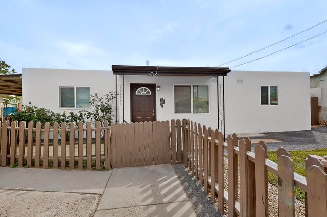 804 Prospect Avenue NW, Albuquerque, NM 87102