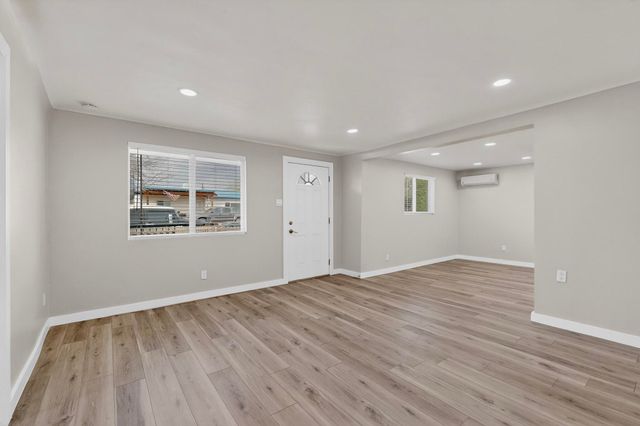 804 Prospect Avenue NW, Albuquerque, NM 87102
