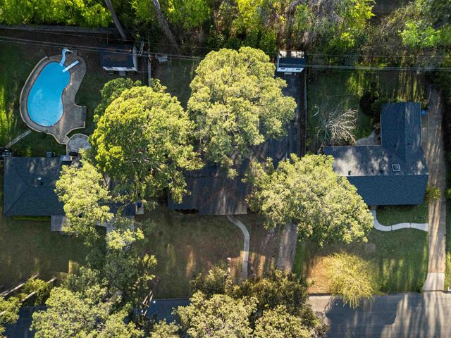 1909 Mary Jane Dr, Longview, TX 75601