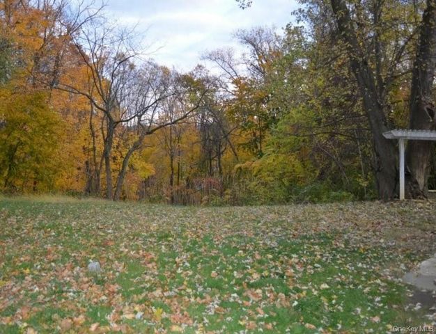 6 Stowe Road, Peekskill, NY 10566