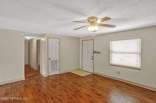 2214 LUANA Drive, Jacksonville, FL 32246