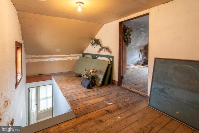 975 GRAVEL PIKE, Palm, PA 18070