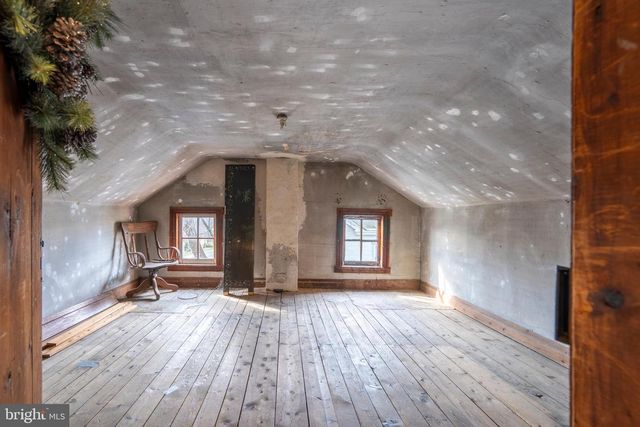 975 GRAVEL PIKE, Palm, PA 18070