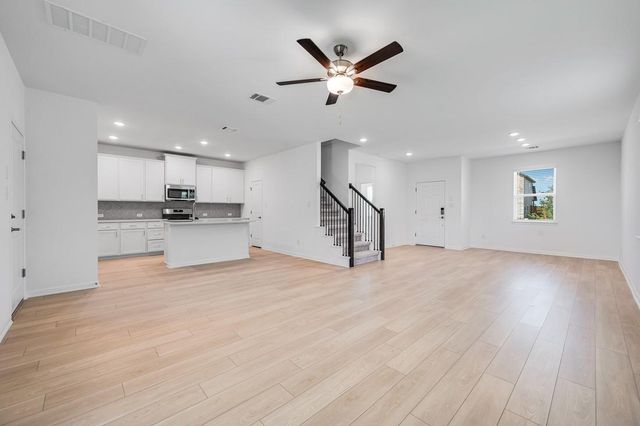 608 Emory Crossing BLVD, Hutto, TX 78634