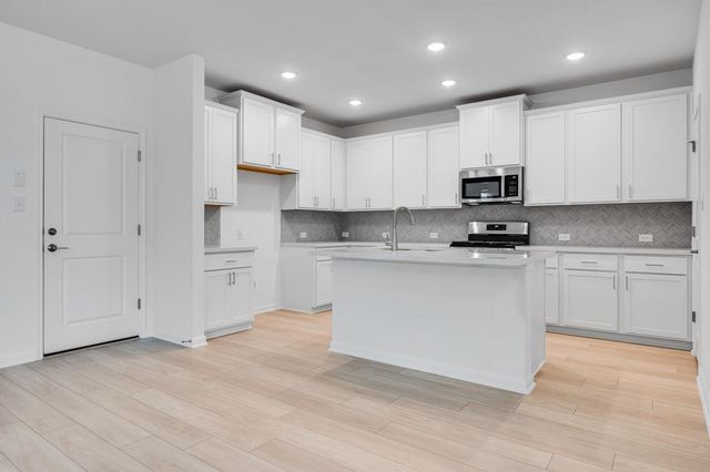 608 Emory Crossing BLVD, Hutto, TX 78634