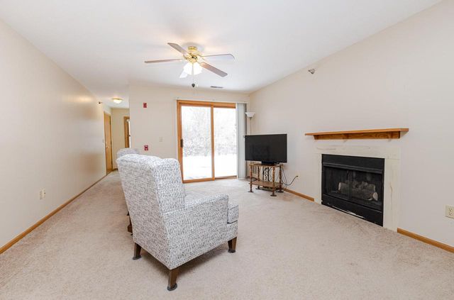 930 Oconomowoc PARKWAY, Oconomowoc, WI 53066