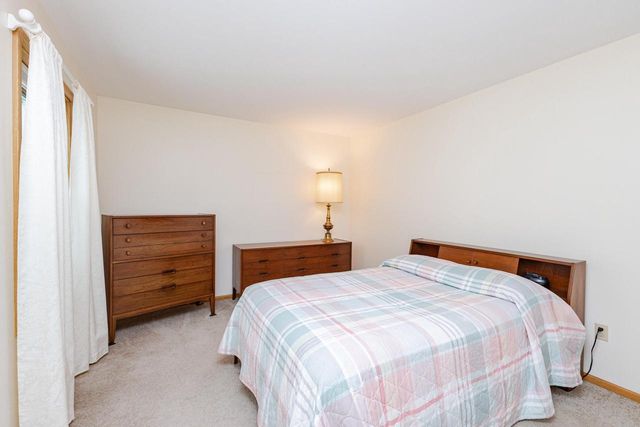 930 Oconomowoc PARKWAY, Oconomowoc, WI 53066