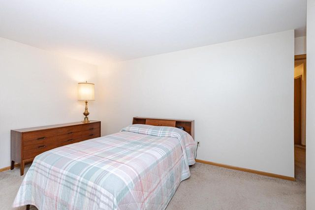 930 Oconomowoc PARKWAY, Oconomowoc, WI 53066