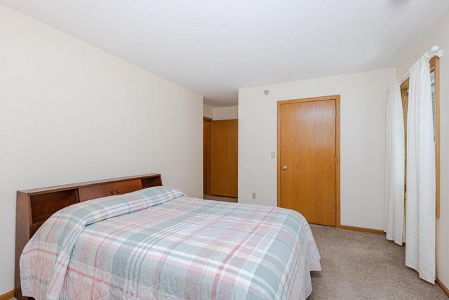 930 Oconomowoc PARKWAY, Oconomowoc, WI 53066