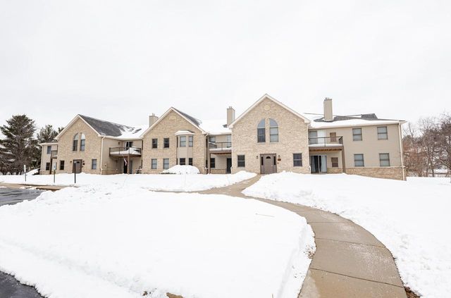 930 Oconomowoc PARKWAY, Oconomowoc, WI 53066