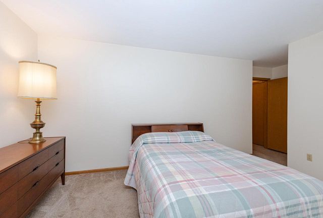 930 Oconomowoc PARKWAY, Oconomowoc, WI 53066