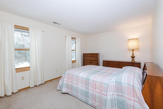 930 Oconomowoc PARKWAY, Oconomowoc, WI 53066