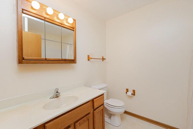 930 Oconomowoc PARKWAY, Oconomowoc, WI 53066