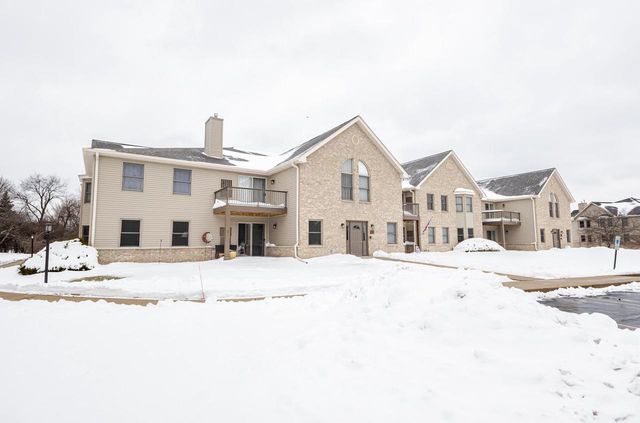 930 Oconomowoc PARKWAY, Oconomowoc, WI 53066