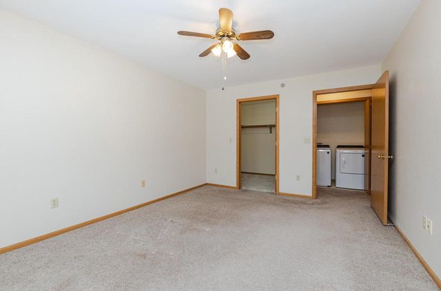 930 Oconomowoc PARKWAY, Oconomowoc, WI 53066