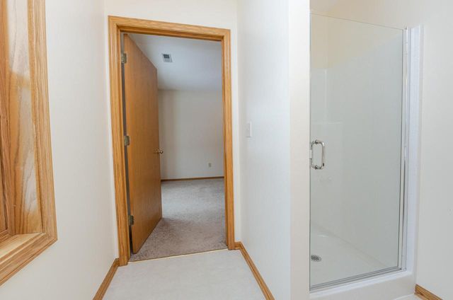 930 Oconomowoc PARKWAY, Oconomowoc, WI 53066