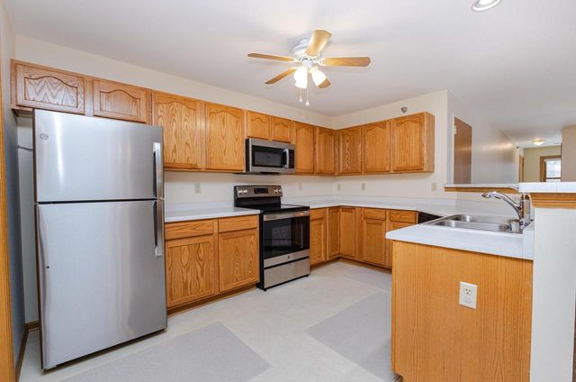 930 Oconomowoc PARKWAY, Oconomowoc, WI 53066