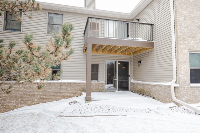 930 Oconomowoc PARKWAY, Oconomowoc, WI 53066