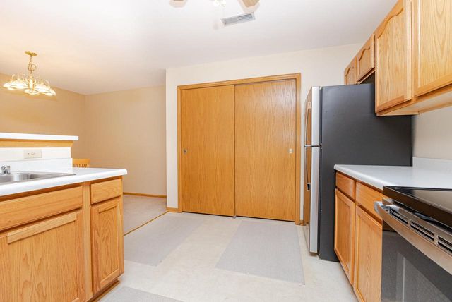 930 Oconomowoc PARKWAY, Oconomowoc, WI 53066