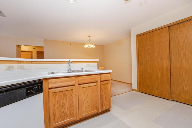 930 Oconomowoc PARKWAY, Oconomowoc, WI 53066