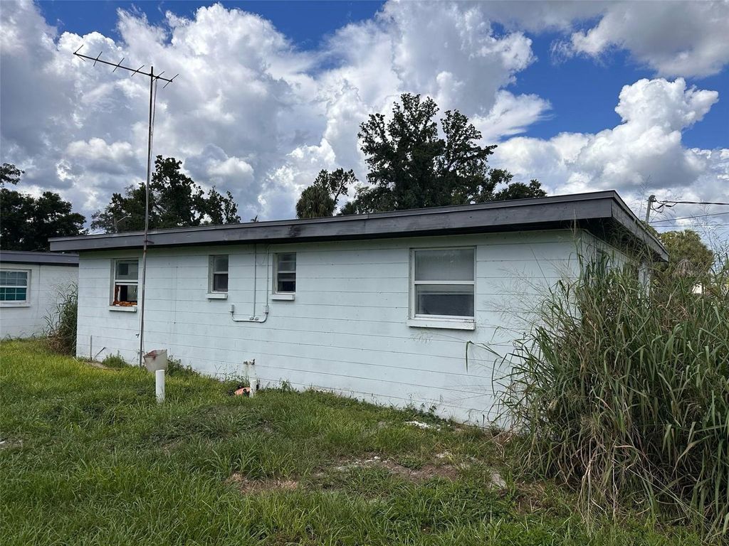 Image 2 of property listing at 919 E 122ND AVENUE, Tampa, FL 33612