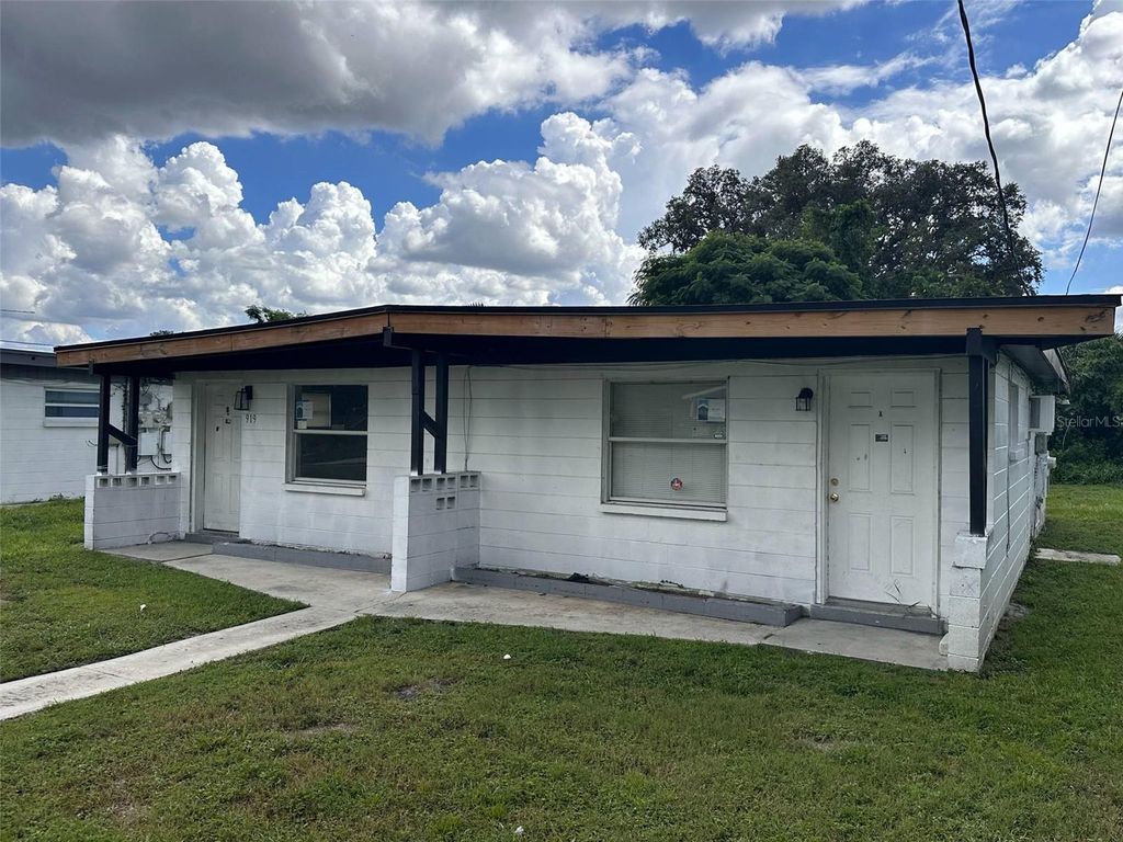Image 12 of property listing at 919 E 122ND AVENUE, Tampa, FL 33612