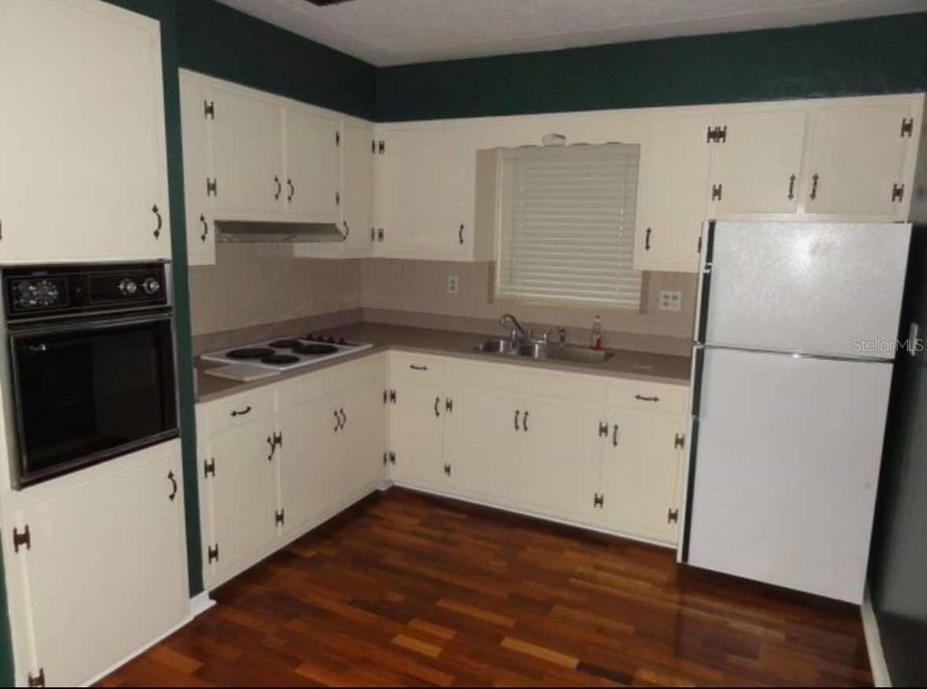 Image 14 of property listing at 919 E 122ND AVENUE, Tampa, FL 33612
