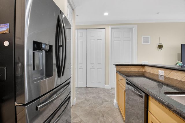 1252 Via De Fossi, Boynton Beach, FL 33426