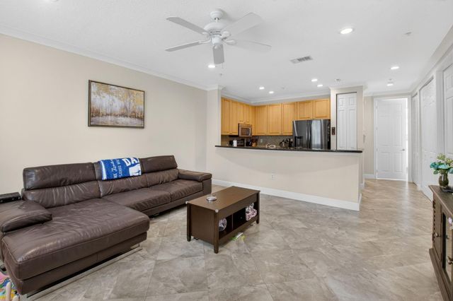 1252 Via De Fossi, Boynton Beach, FL 33426