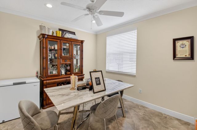 1252 Via De Fossi, Boynton Beach, FL 33426