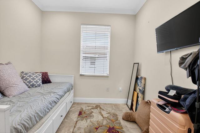 1252 Via De Fossi, Boynton Beach, FL 33426