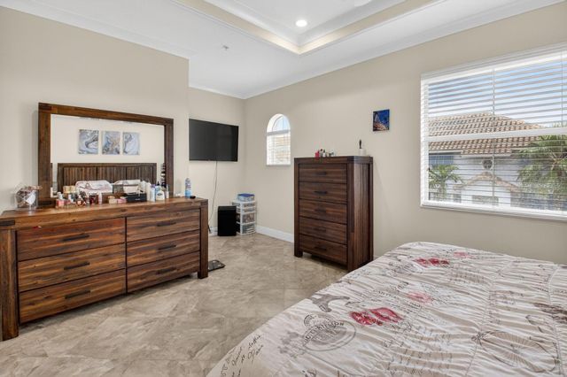 1252 Via De Fossi, Boynton Beach, FL 33426