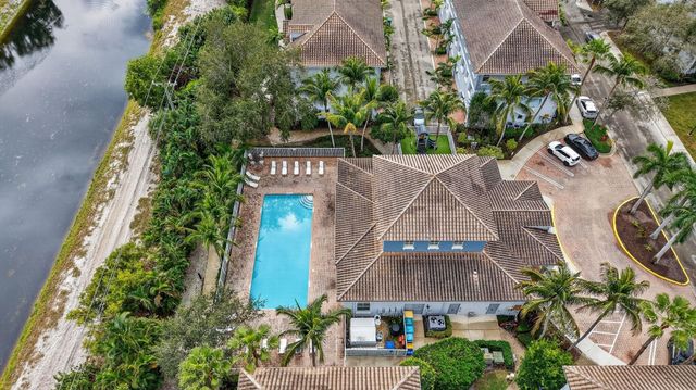 1252 Via De Fossi, Boynton Beach, FL 33426