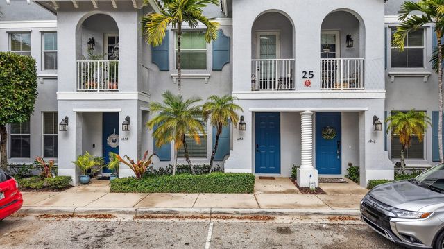 1252 Via De Fossi, Boynton Beach, FL 33426