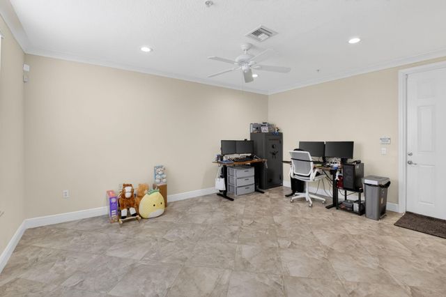 1252 Via De Fossi, Boynton Beach, FL 33426