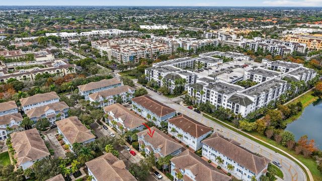 1252 Via De Fossi, Boynton Beach, FL 33426