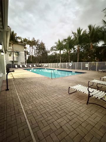 1252 Via De Fossi, Boynton Beach, FL 33426
