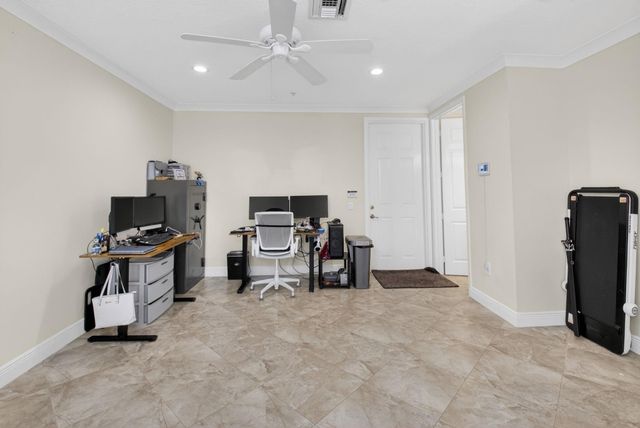 1252 Via De Fossi, Boynton Beach, FL 33426