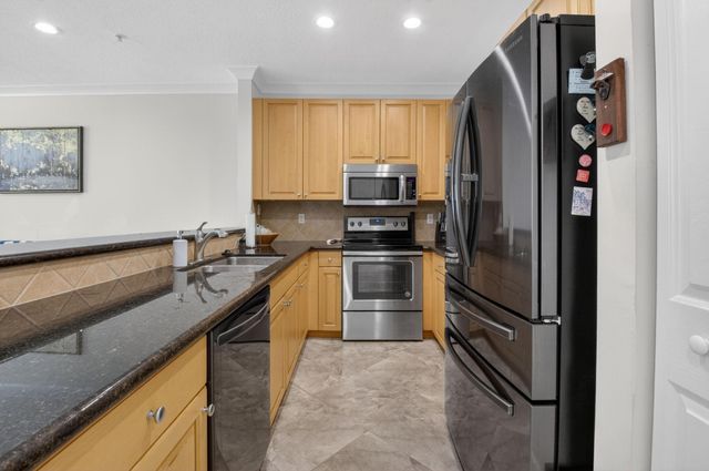 1252 Via De Fossi, Boynton Beach, FL 33426