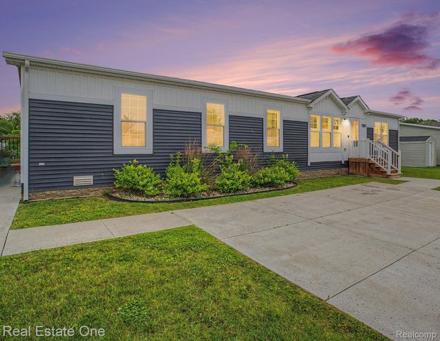 6435 Prince Blvd, Tyrone Township, MI 48430