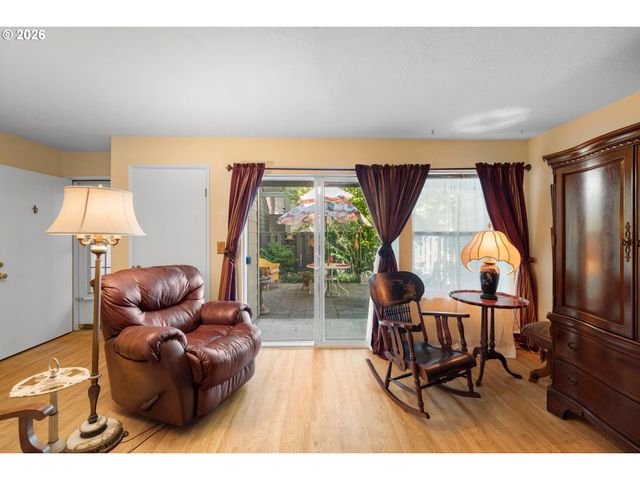 15938 QUARRY Rd B-3, Lake Oswego, OR 97035