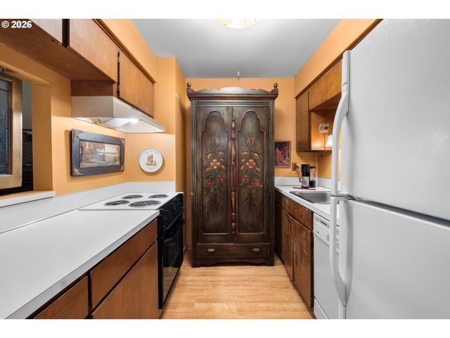 15938 QUARRY Rd B-3, Lake Oswego, OR 97035