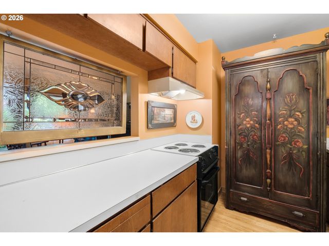 15938 QUARRY Rd B-3, Lake Oswego, OR 97035