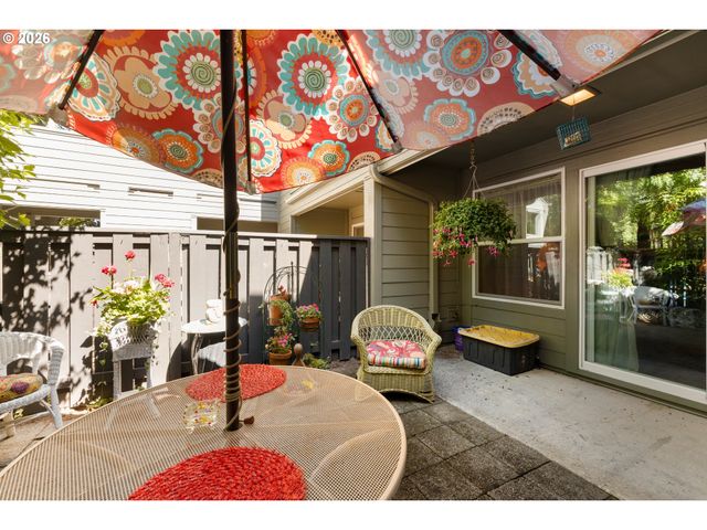 15938 QUARRY Rd B-3, Lake Oswego, OR 97035