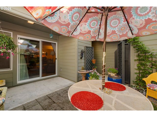 15938 QUARRY Rd B-3, Lake Oswego, OR 97035
