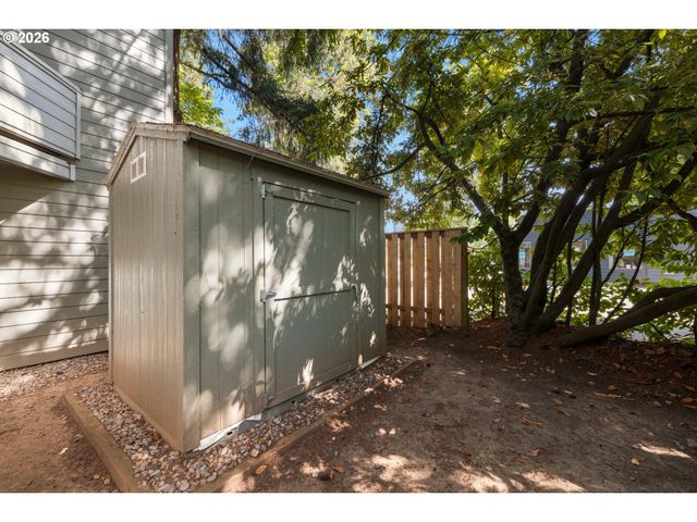 15938 QUARRY Rd B-3, Lake Oswego, OR 97035
