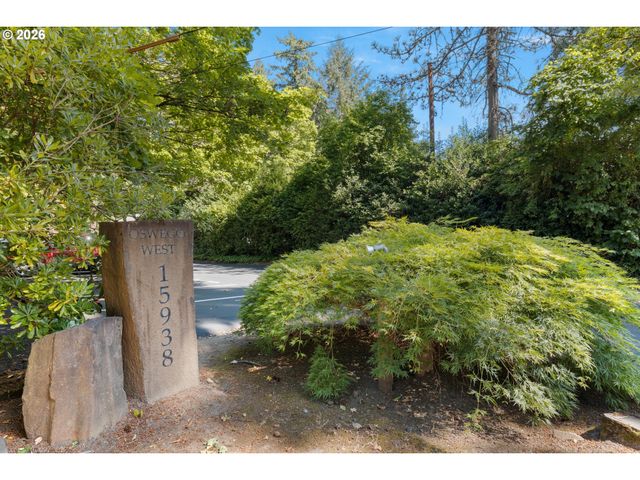 15938 QUARRY Rd B-3, Lake Oswego, OR 97035