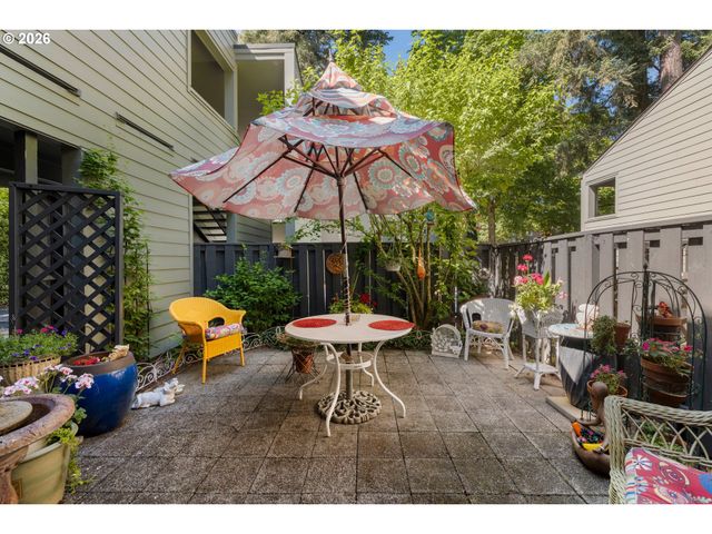 15938 QUARRY Rd B-3, Lake Oswego, OR 97035