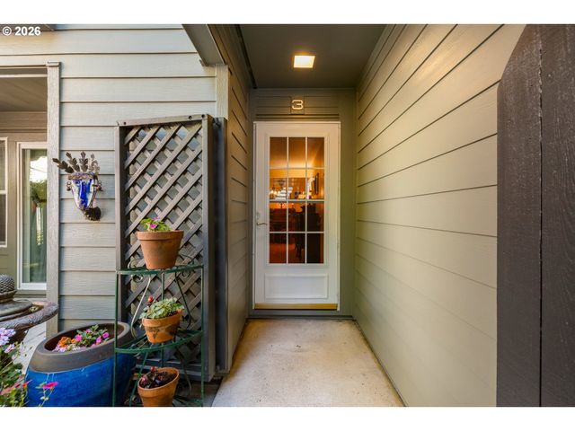 15938 QUARRY Rd B-3, Lake Oswego, OR 97035
